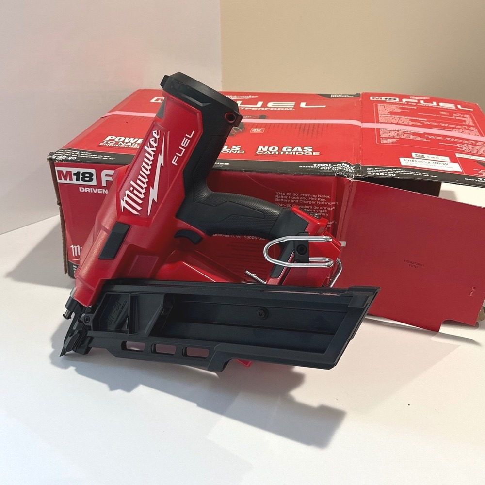 Milwaukee Tool 2745-20 M18 Fuel 30-Degree Framing Nailer (Tool Only) NEW IN BOX!
